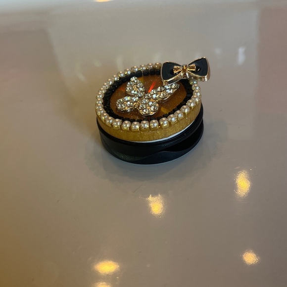 Gold and Black Pearl Pop Socket - Picture 2 of 5